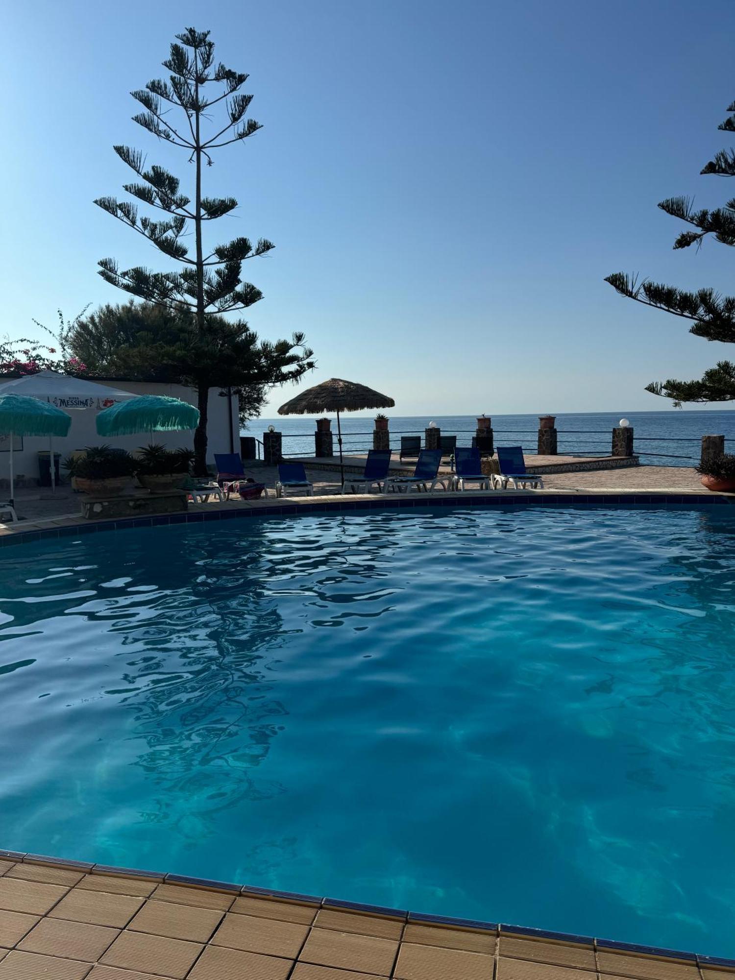 Hotel La Playa Blanca Santo Stefano di Camastra Exterior photo