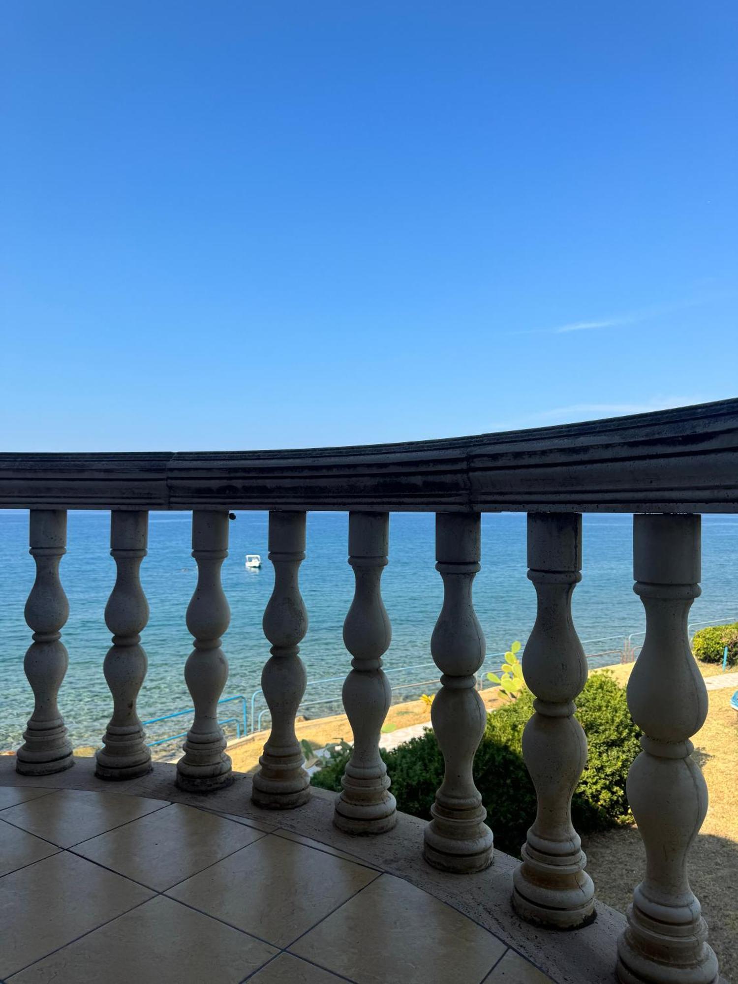 Hotel La Playa Blanca Santo Stefano di Camastra Exterior photo
